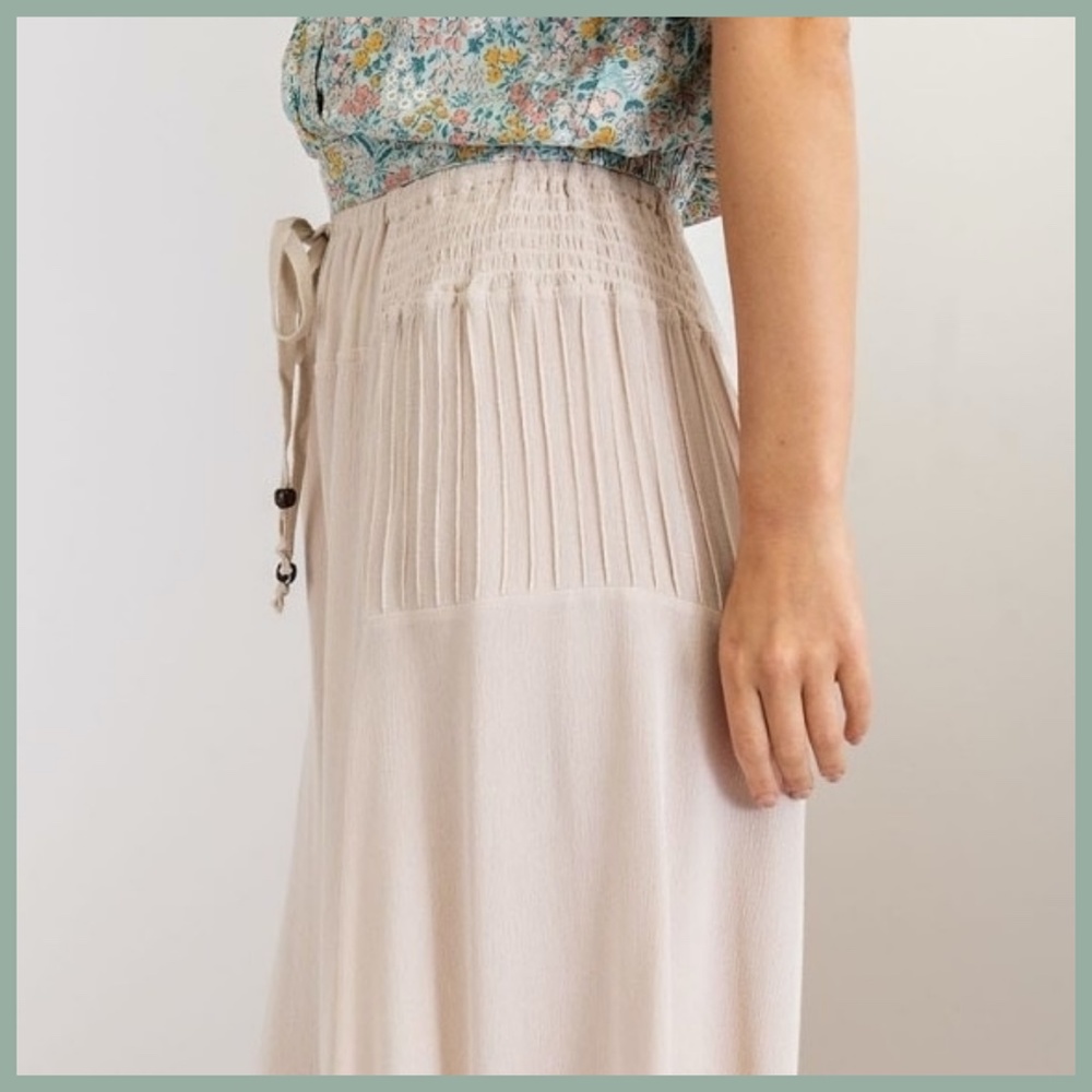 Easel "Fresh Air" Wide Legged Ruffled Bottom Pants - Picture 6 of 12